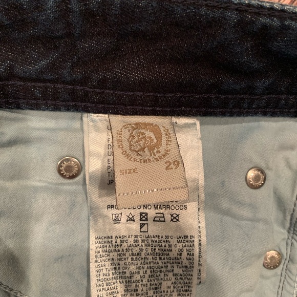 Diesel VIKER Regular Straight size 29
Inseam tailored to 27”
100% cotton - Picture 12 of 14